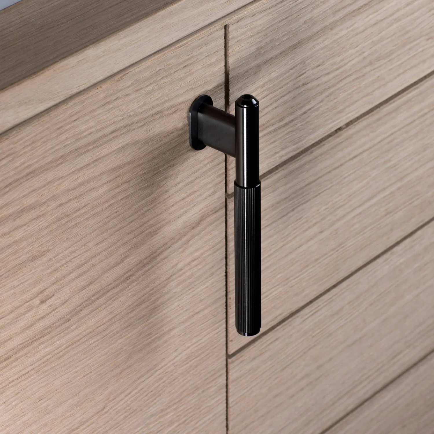 Buster + Punch L-Bar Cabinet Handle | LampTwist