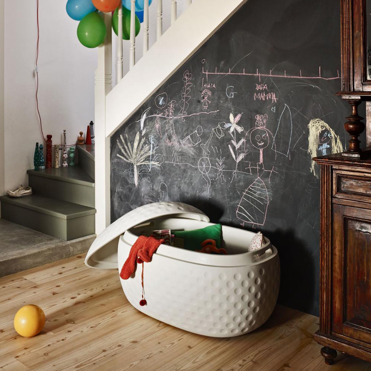 Magis El Baúl Trunk/Container | LampTwist