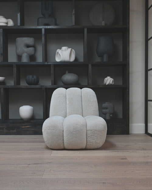 Toe Chair Sandshell Sheepskin.mp4